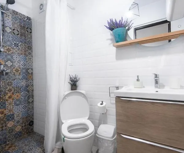 Apartment Oscar Saturn